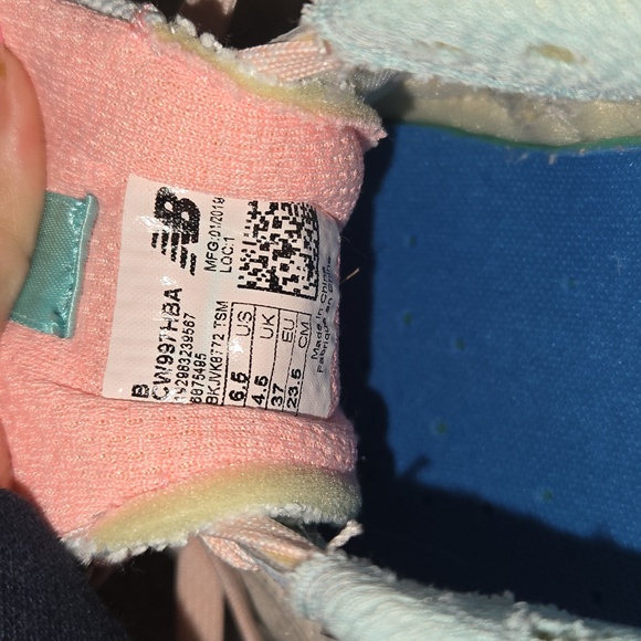 New Balance Sneakers in Pink and Aqua - Picture 7 of 7